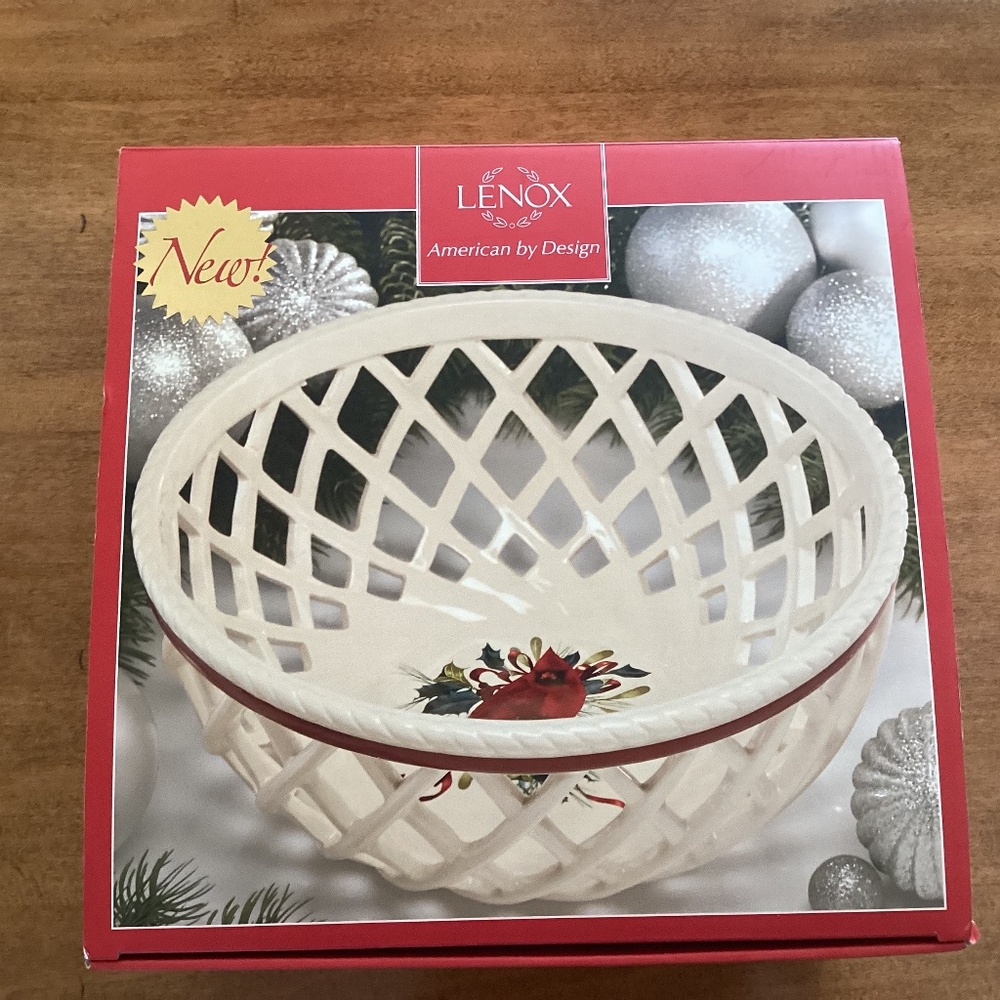 Lenox Winter Greetings Open Weave Bread Basket MIB